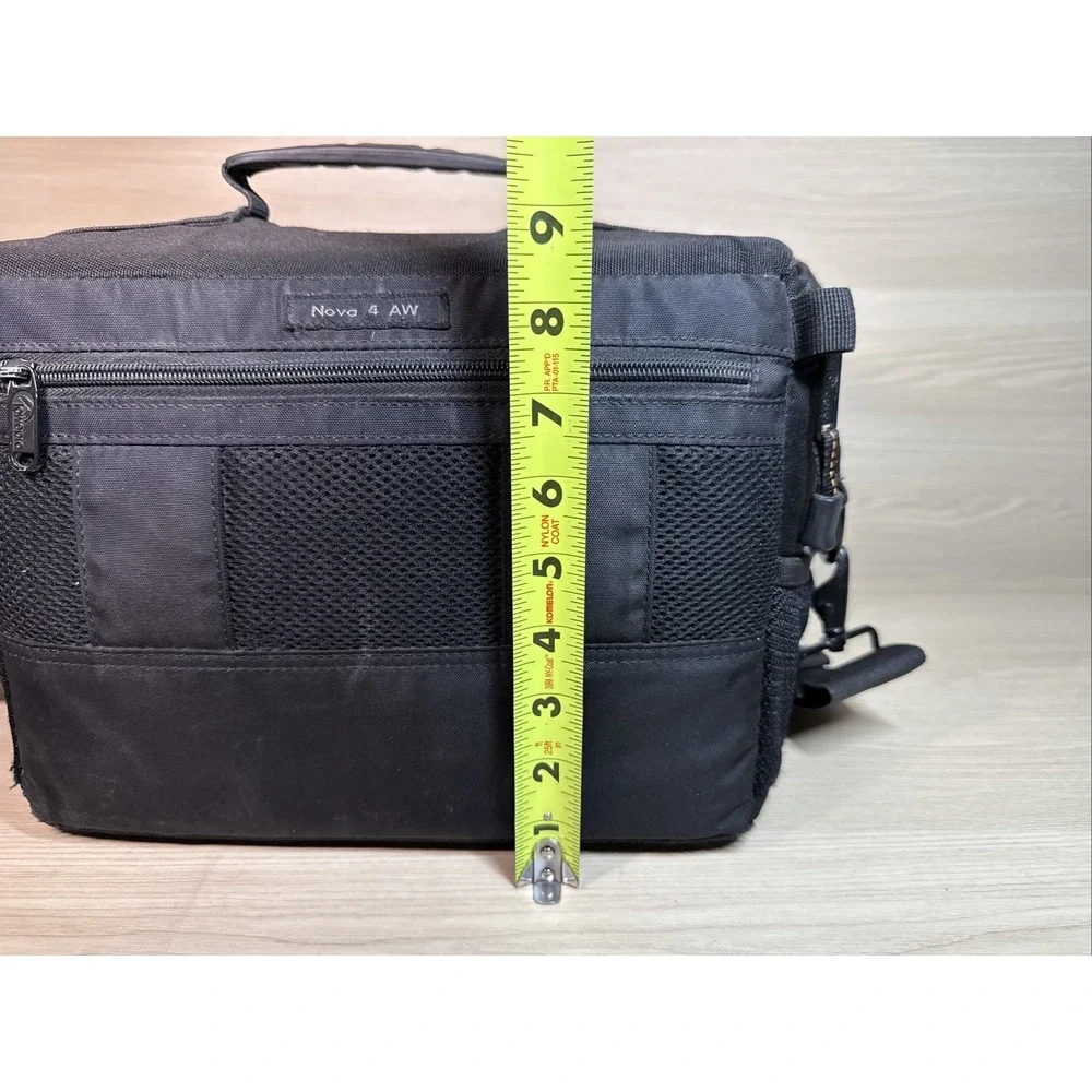 Lowepro‎ Nova 4 AW Camera Bag - Black Pre Owned Customizable Zip Clip Crossbody